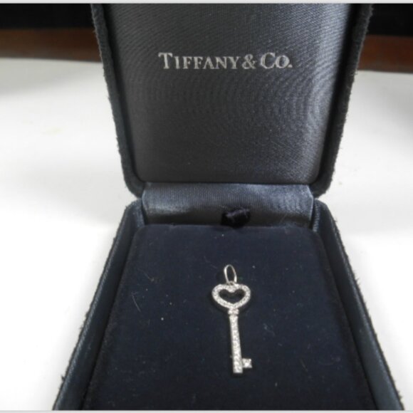 Tiffany & Co Platinum Diamond Encrusted Open Heart Key Pendant For Necklace - Picture 3 of 3